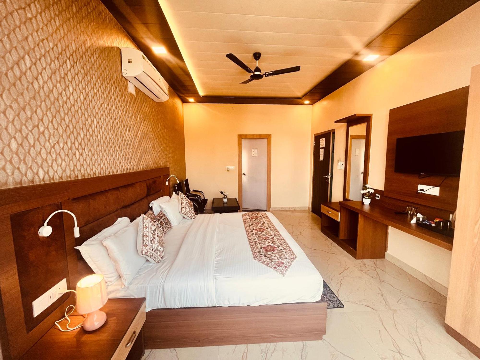 Heaven Resort Ayodhya Exterior photo