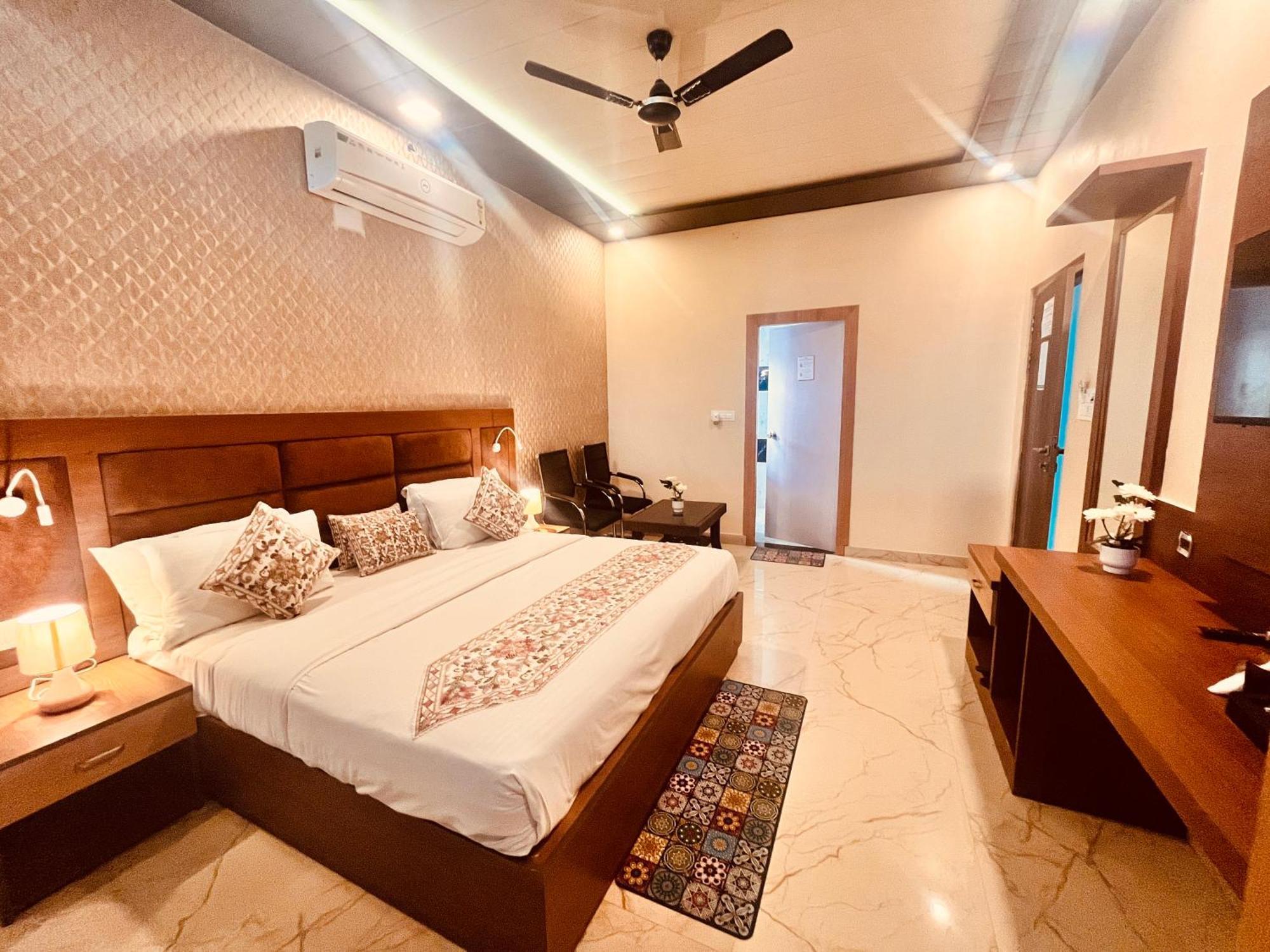 Heaven Resort Ayodhya Exterior photo