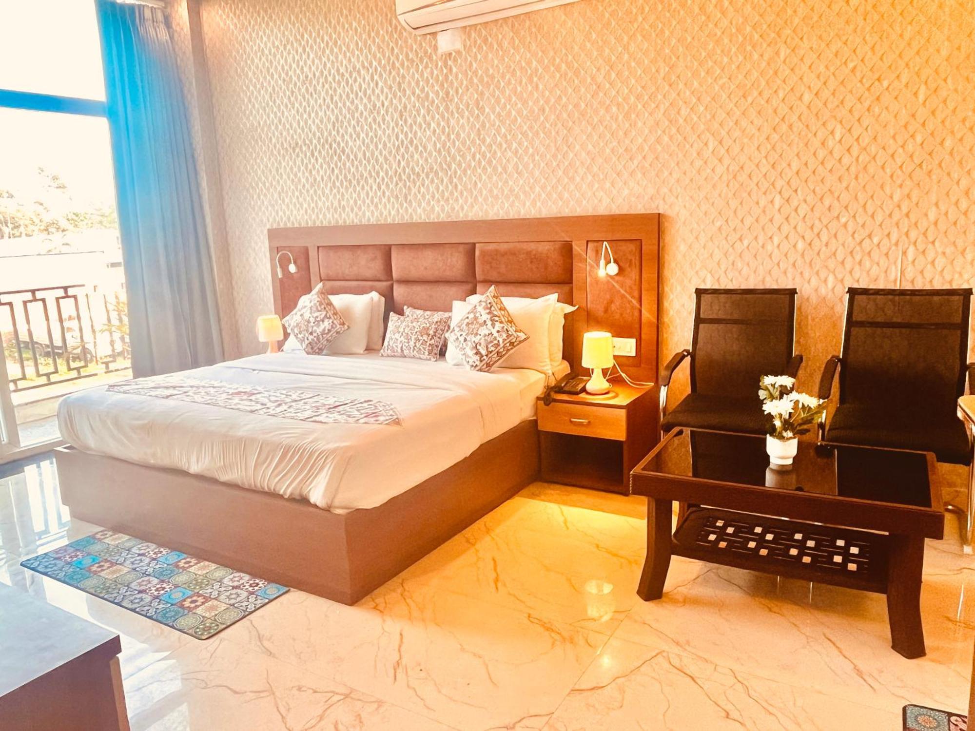 Heaven Resort Ayodhya Exterior photo